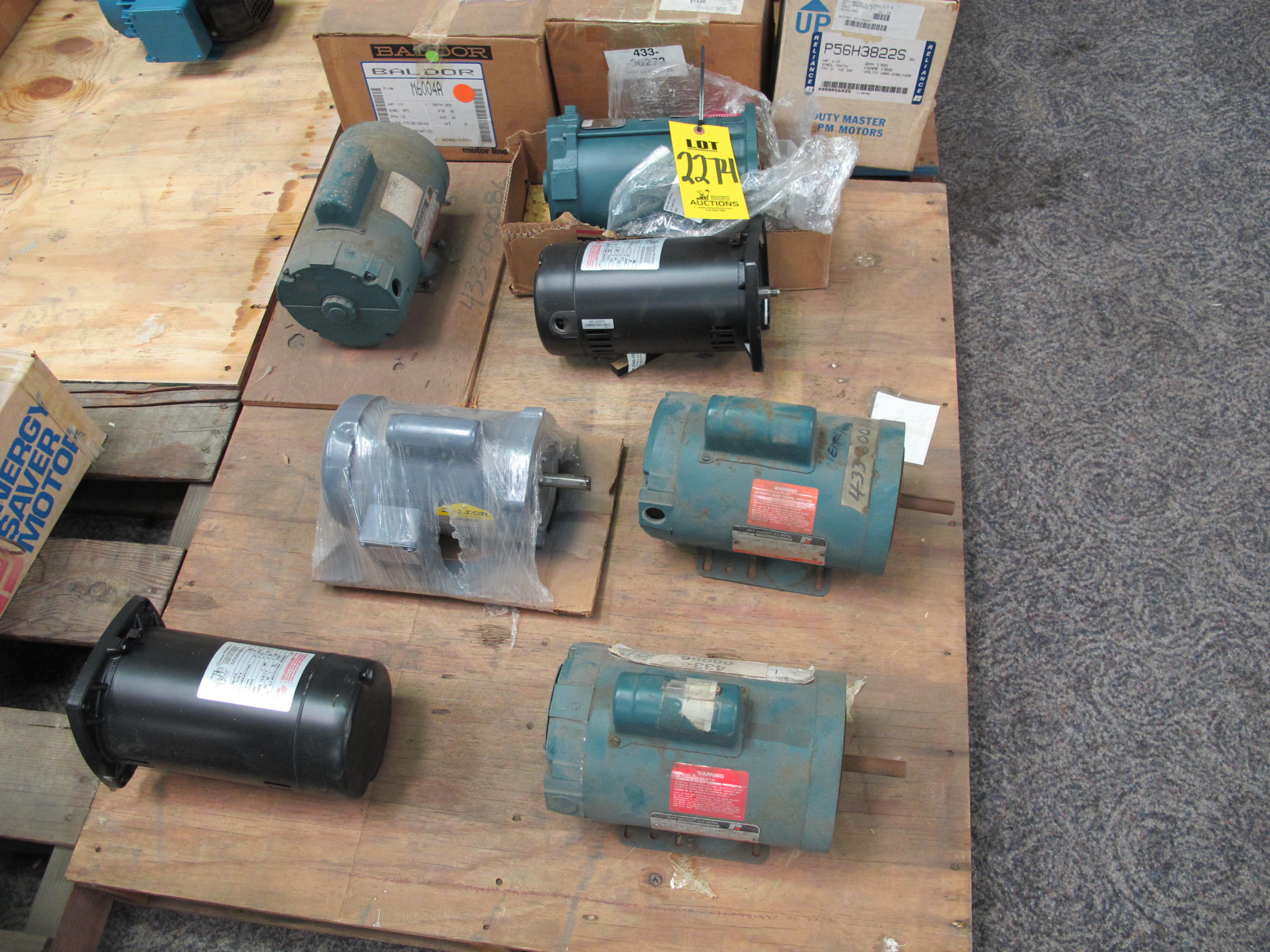 LOT (7) TO INCLUDE: (3) MOTOR, ELECTRIC TYPE, 3/4 HORSEPOWER, 115/230VAC 1 PHASE 60HZ ELEC RATING, 1725 RPM, BC56C FRAME, 9.8-4.9 AMPS, TOTALLY ENCLOSED ENCLOSURE, CONTINUOUS DUTY, 1.0 SERVICE FACTOR, 1/2" DIA SHAFT. FOOT MOUNT, WITH SLOT KEY CLASS 'A' INSULATION,40C MAX AMBIENT 15 MP, PART # E76P7143M, (1) MOTOR, VALVE ACTUATOR TYPE, 0.7 HORSEPOWER, 230/460VAC 3 PHASE 60HZ ELEC RATING, 10 FT/LB START TORQUE, 1700 RPM, FB56 FRAME, 2 FT/LB RUN TORQUE, 4.6-2.3 AMPS, B INSULATION CLASS. SERVICE FACTOR 1.0, 5/8" DIA SHAFT 24-12A NEMA LOCKED ROTOR CODE "R" ORIGINAL SHOP ORDER 3A4991A. REPLACEMENT MOTORS MAY HAVE SPECIFIC PART NUMBERS ASSIGNED AT TIME OF MANUFACTURE. PART # B7801671N-CD, (2) MOTOR, ELECTRIC TYPE, 3/4 HORSEPOWER, 115/230V ELEC RATING, 3450 RPM, 1.65 SERVICE FACTOR, THD SHAFT, (1) MOTOR, 1/4 HP RATING, FAN KIND. FOR LENNOX AIR COOLED CONDENSING UNIT HS19-463 (W-44) LOADING & HANDLING FEE $15-